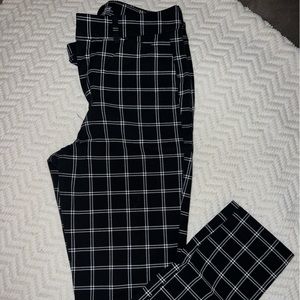 Old Navy Ankle Cropped High Waisted dress pant - 6 TALL